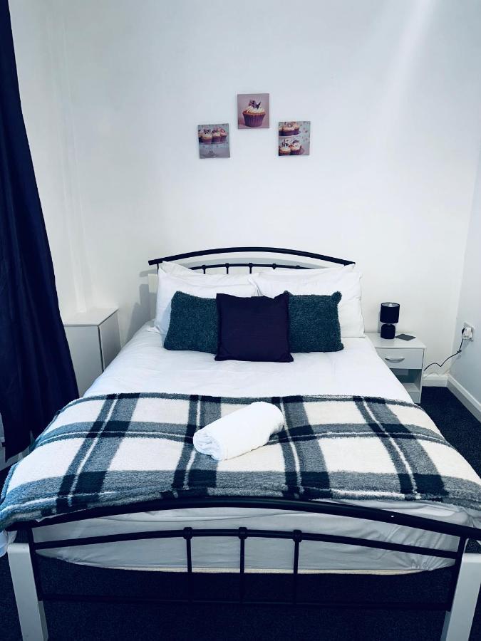 Stylish Town House - Modern Double Room - 1 Coventry Buitenkant foto